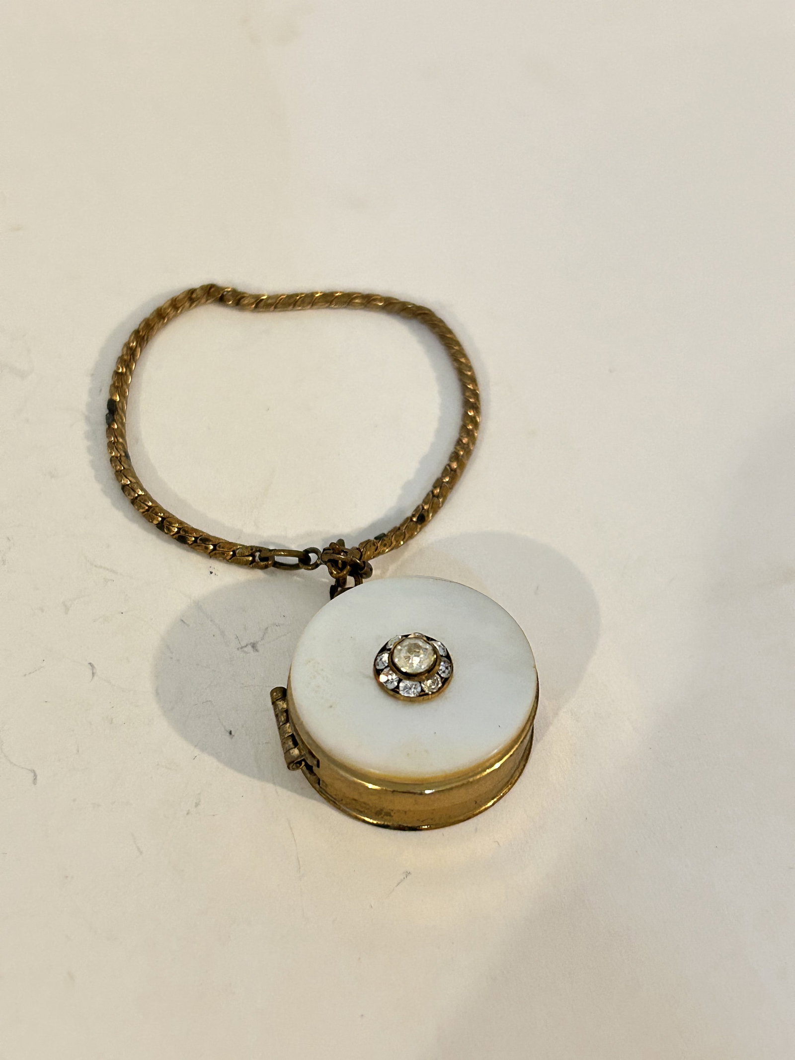 Vintage brass Bracelet pill box mother of pearl 6": Vintage brass Bracelet pill box mother of pearl 6" Please view all photos as they are part of the description and condition of this Item, Feel free to contact me with questions or picture requests! Us