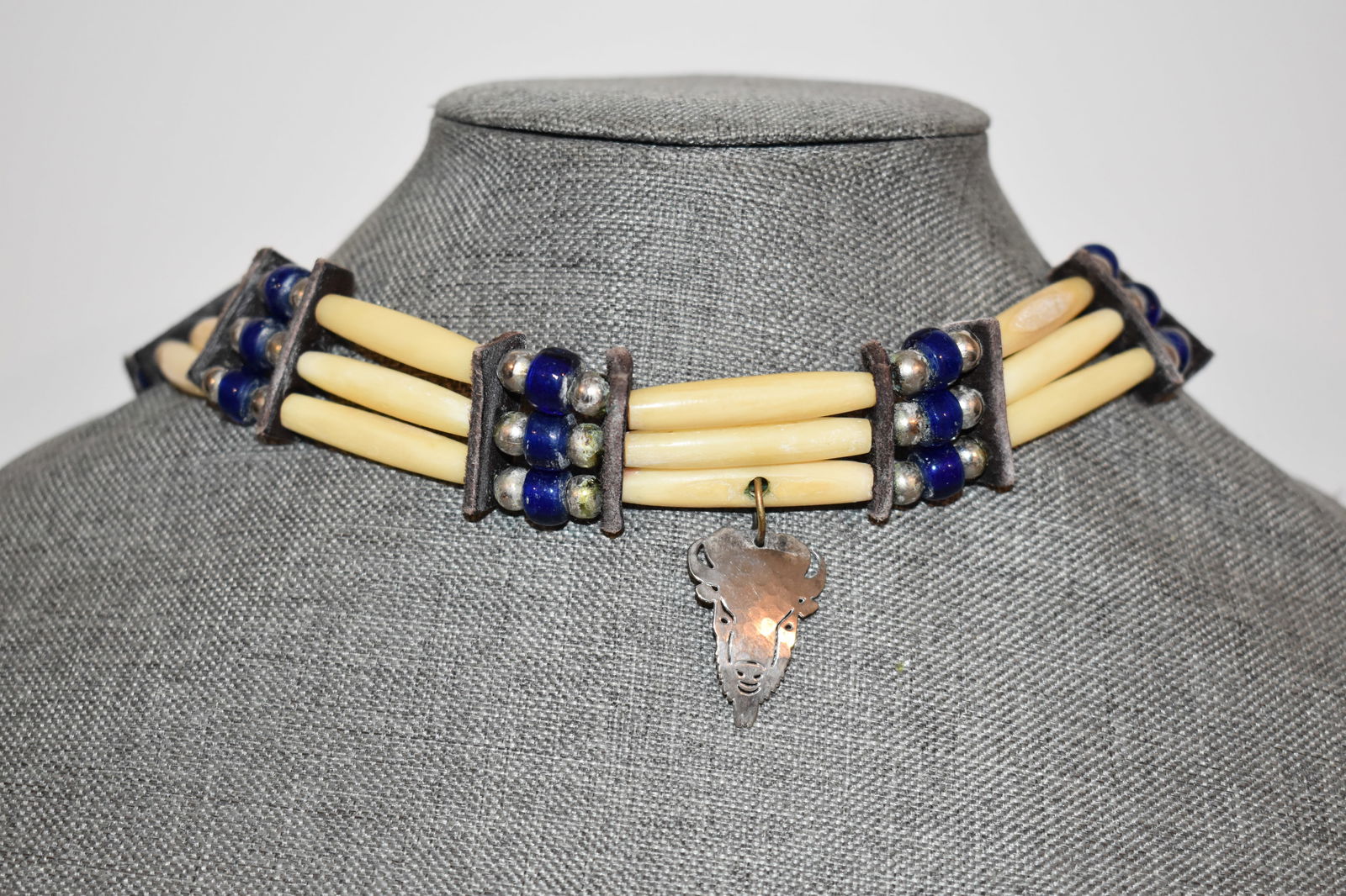 Vtg circa 1960 Native American Indian Choker Lapis Blue beaded Necklace pendant 30" (1 of 7)