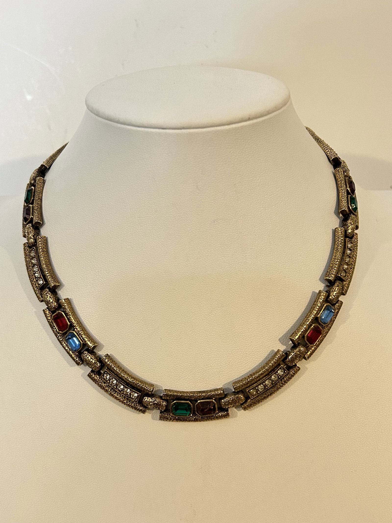 Vintage Rhinestone choker Necklace 14": Vintage Rhinestone choker Necklace 14" Please view all photos as they are part of the description and condition of this Item, Feel free to contact me with questions or picture requests! Used Item AS I