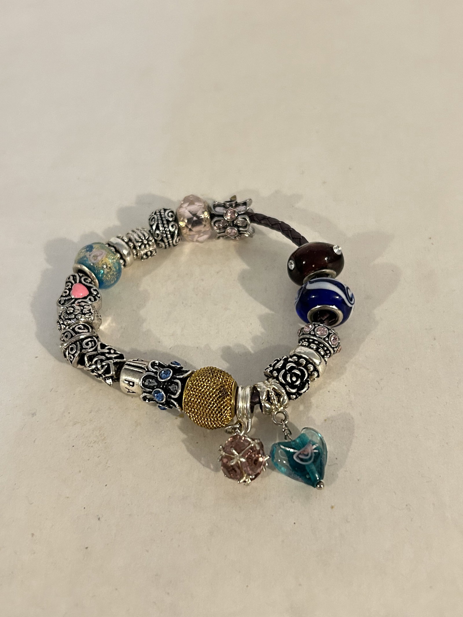 Vintage Charm Bracelet 7": Vintage Charm Bracelet 7" Please view all photos as they are part of the description and condition of this Item, Feel free to contact me with questions or picture requests! Used Item AS IS