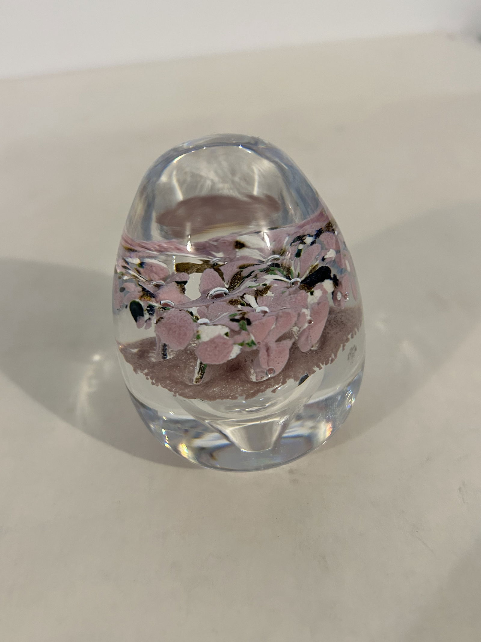 Vintage paper weight (1 of 4)