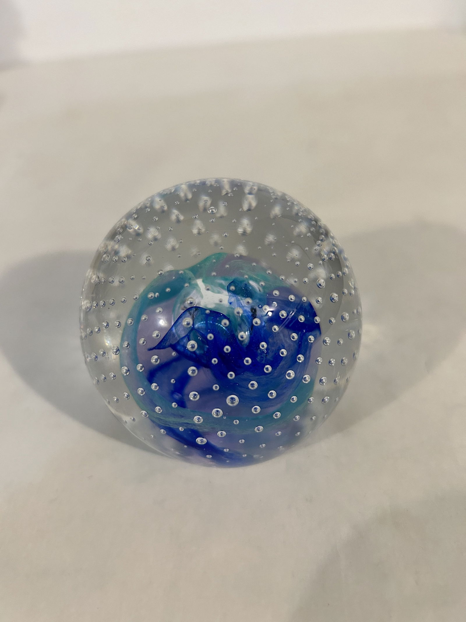 Vintage paper weight (1 of 4)