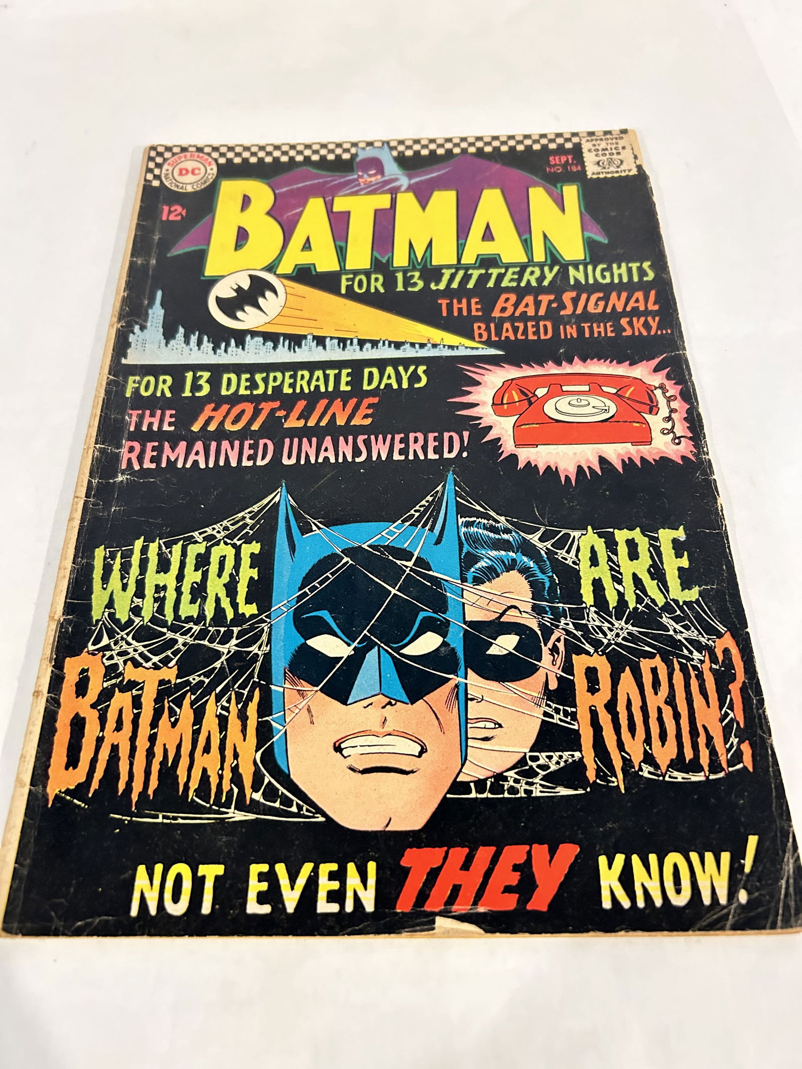 Batman #184 Mystery of the Missing Manhunters! DC Comics 1966 (1 of 3)