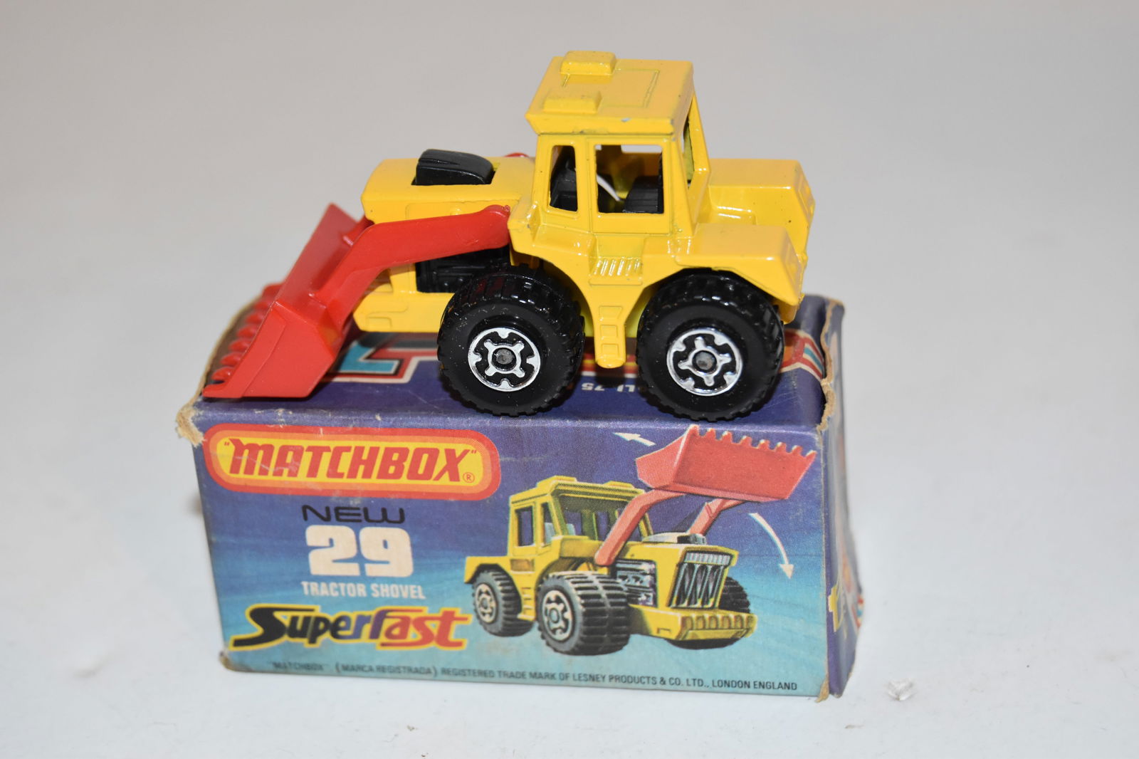 Vintage Match Box Car with box TRACTOR SHOVEL #29 (1 of 4)