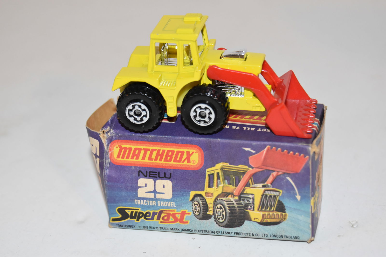 Vintage Match Box Car with box TRACTOR SHOVEL #29 (1 of 3)