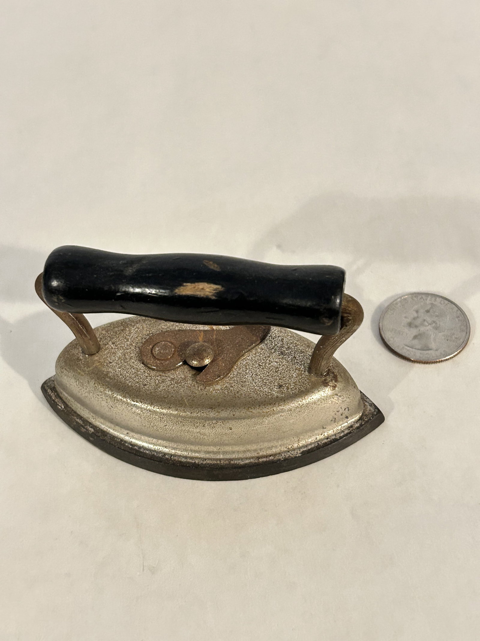 Vintage Small 4 Inch Dover Sad Iron (1 of 4)
