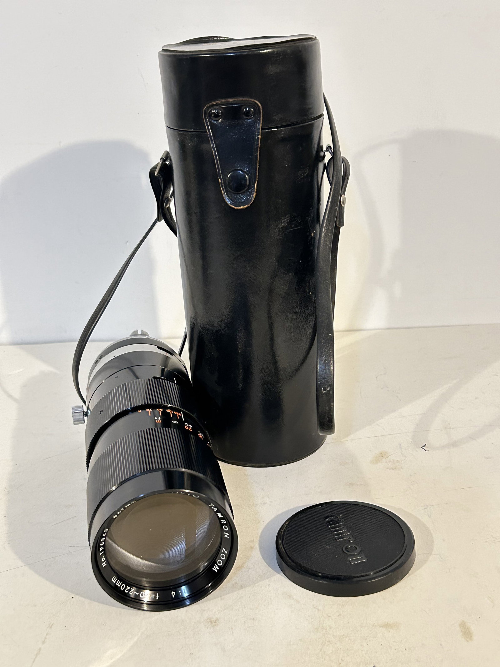 Vintage Tamron 70-220 Zoom Lens f/4: Vintage Tamron 70-220 Zoom Lens f/4 Please view all photos as they are part of the description and condition of this Item, Feel free to contact me with questions or picture requests! Used Item AS IS