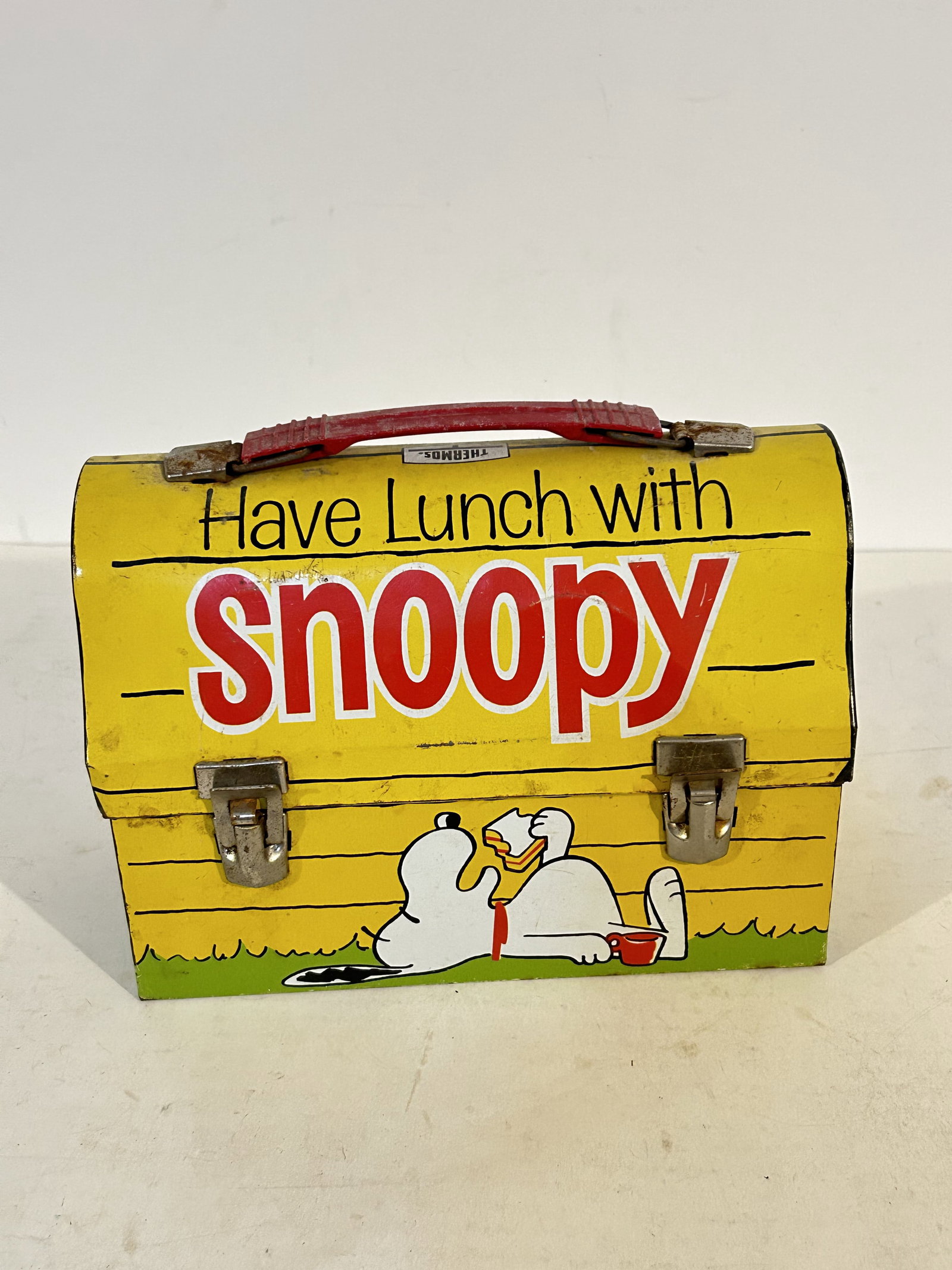 Vintage Snoopy lunch pale go to school with Snoopy: Vintage Snoopy lunch pale go to school with Snoopy Please view all photos as they are part of the description and condition of this Item, Feel free to contact me with questions or picture requests! Us