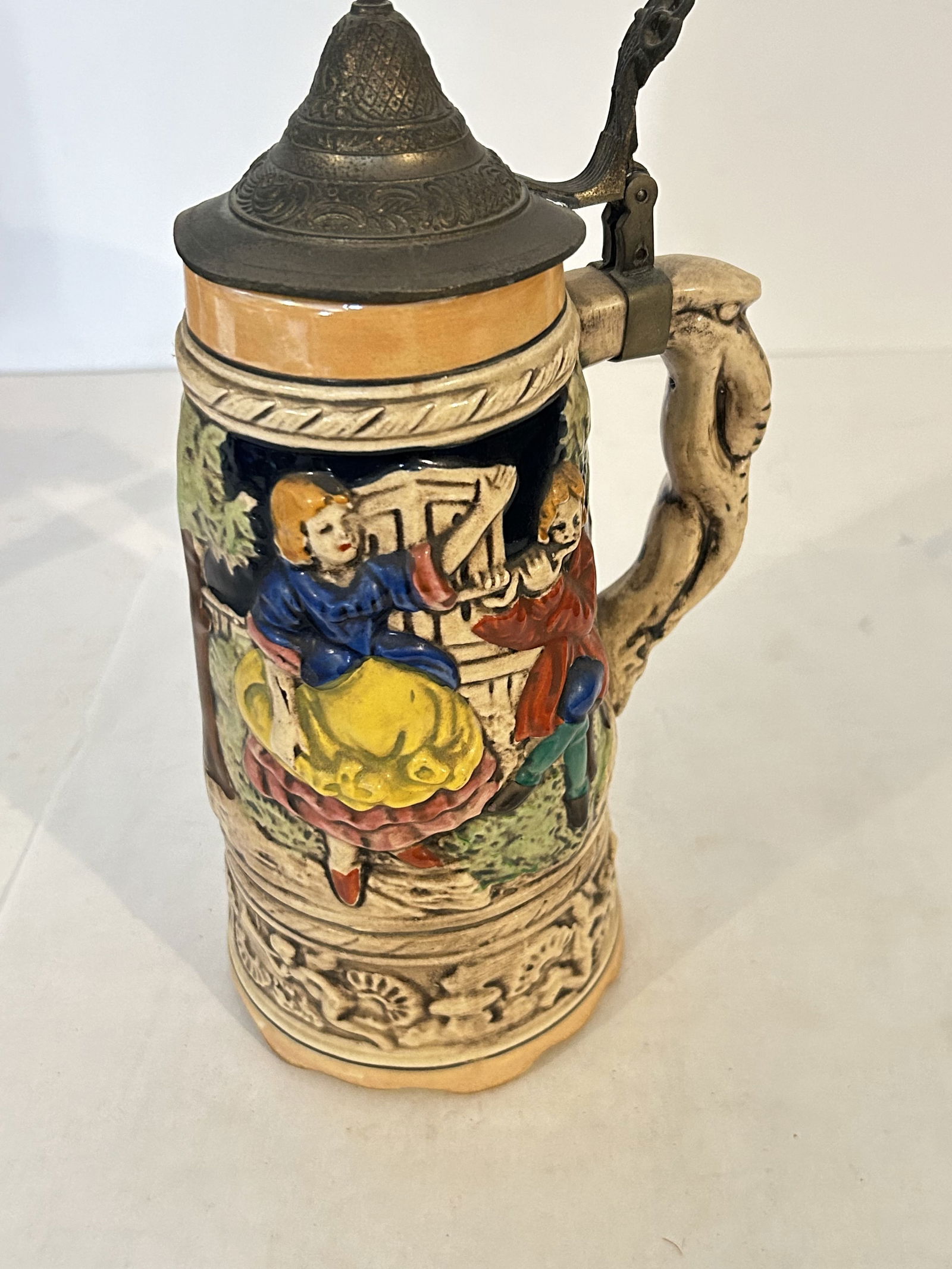 Vintage Beer Stien: Vintage Beer Stien Please view all photos as they are part of the description and condition of this Item, Feel free to contact me with questions or picture requests! Used Item AS IS