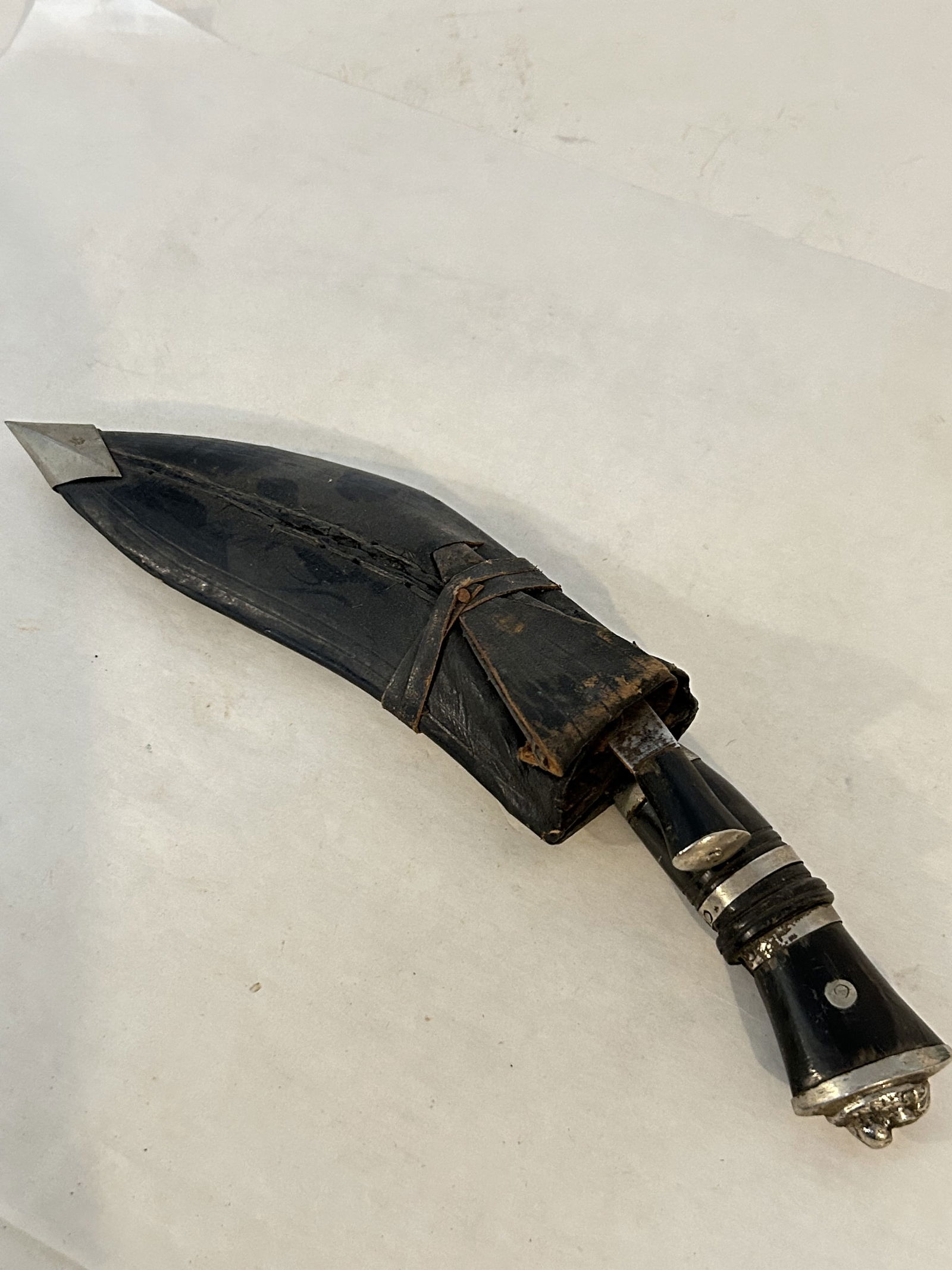 Vintage Indian Kukri Fixed Blade Knife with Sheath and 1 Smaller Knive India (1 of 4)
