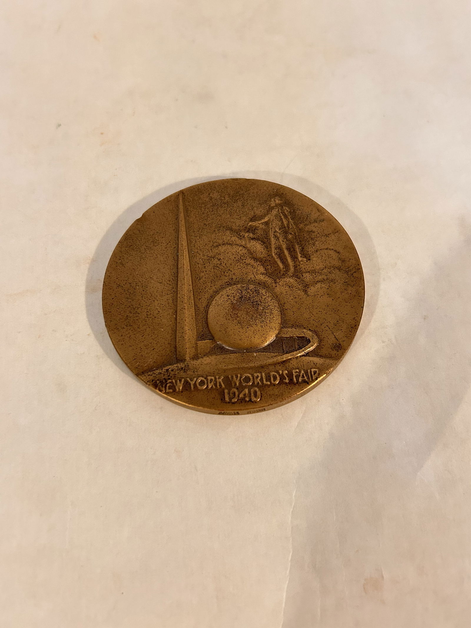 Vintage worlds fair collectible (1 of 4)