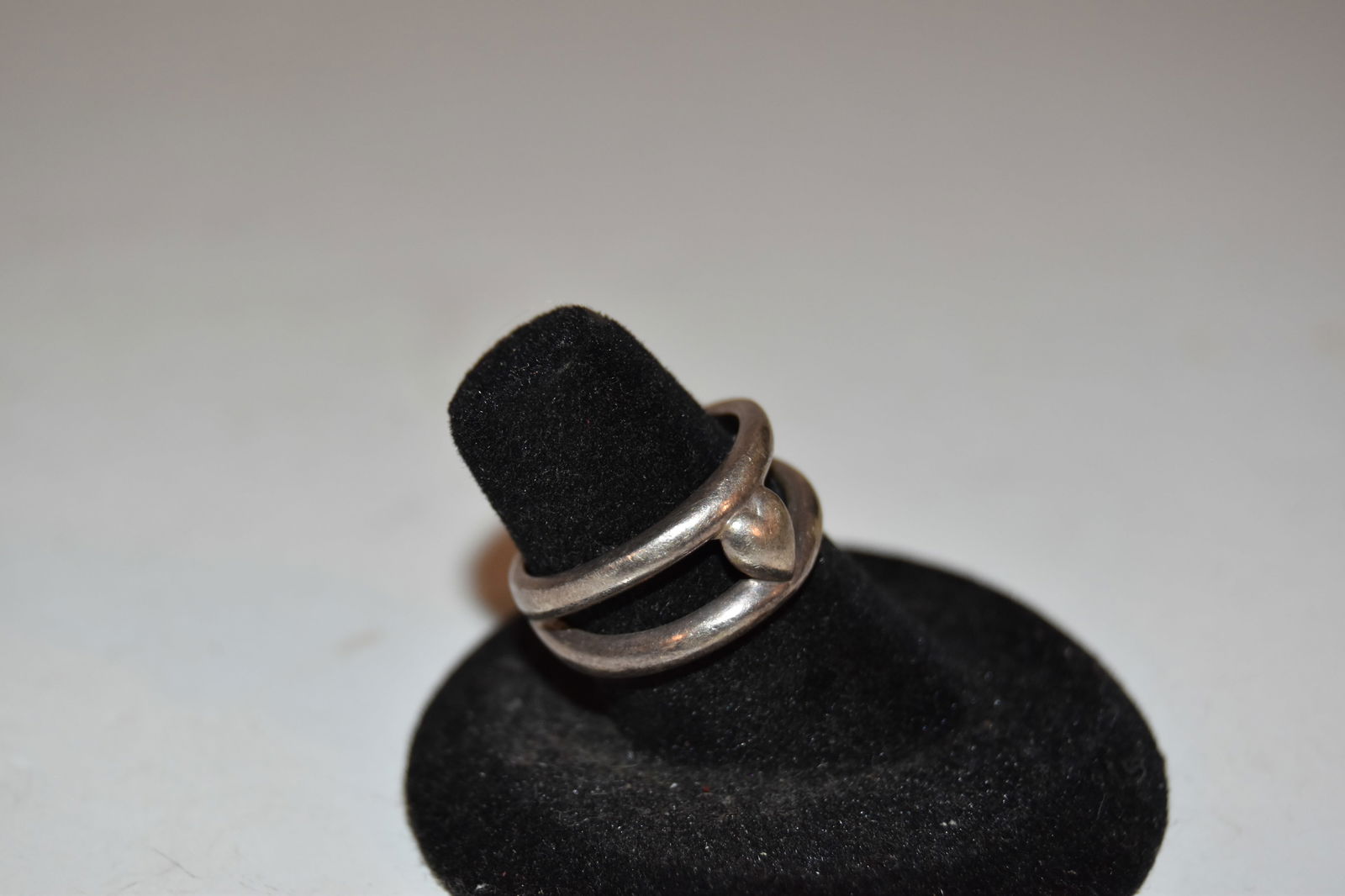 Vintage Sterling Silver modernist heart Ring sz 6.8 (1 of 5)