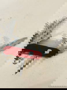 Wenger Swiss army knife worn scale cross: Wenger Swiss army knife worn scale cross Please view all photos as they are part of the description and condition of this Item, Feel free to contact me with questions or picture requests! Used Item AS