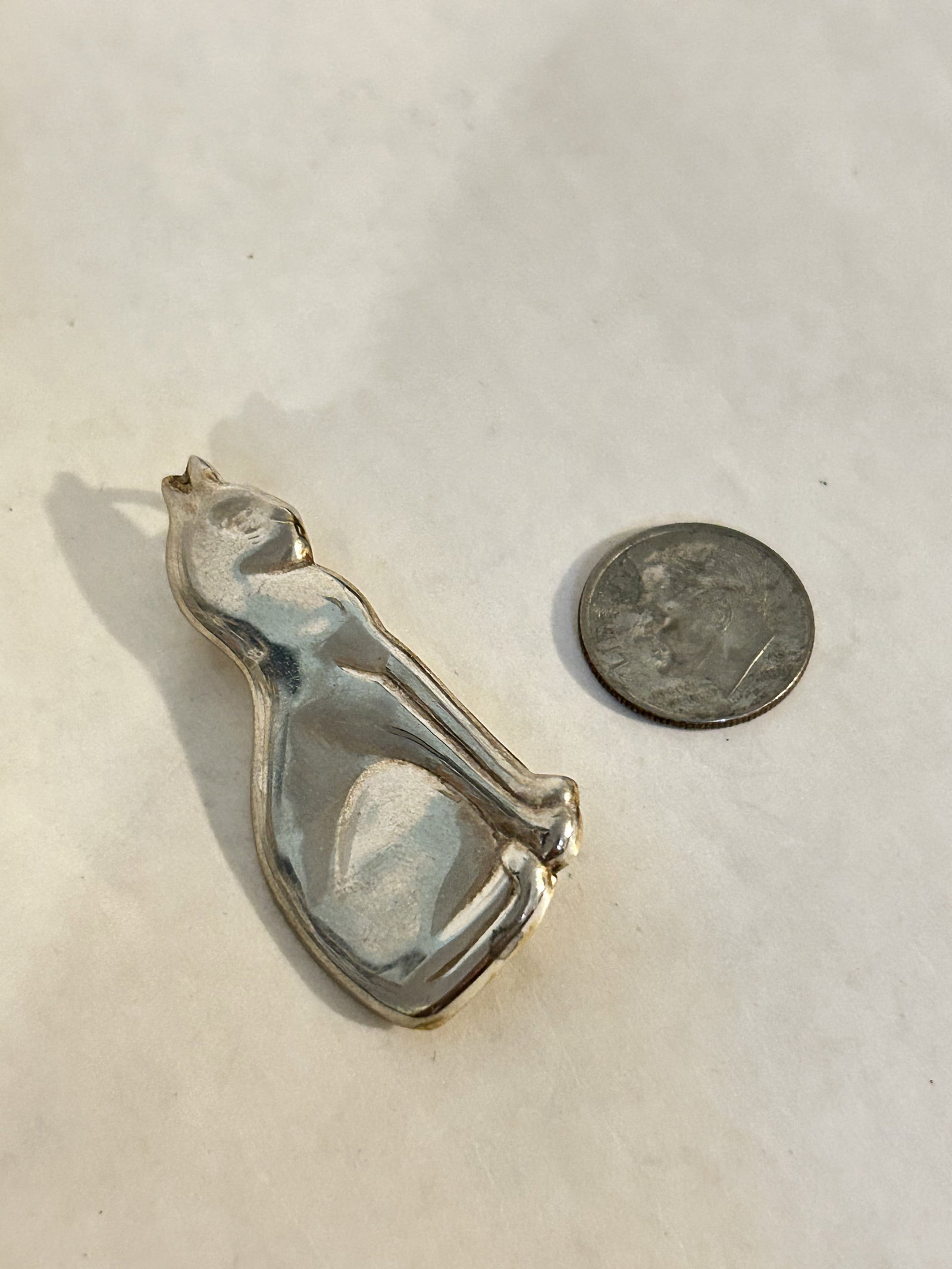 Vintage Sterling Silver cat 2" Brooch: Vintage Sterling Silver cat 2" Brooch Please view all photos as they are part of the description and condition of this Item, Feel free to contact me with questions or picture requests! Used Item AS IS
