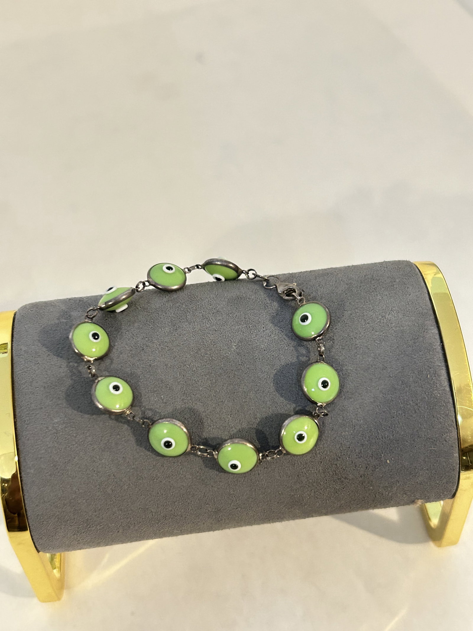 Vintage sterling silver seeing eye Bracelet 7": Vintage sterling silver seeing eye Bracelet 7" Please view all photos as they are part of the description and condition of this Item, Feel free to contact me with questions or picture requests! Used I