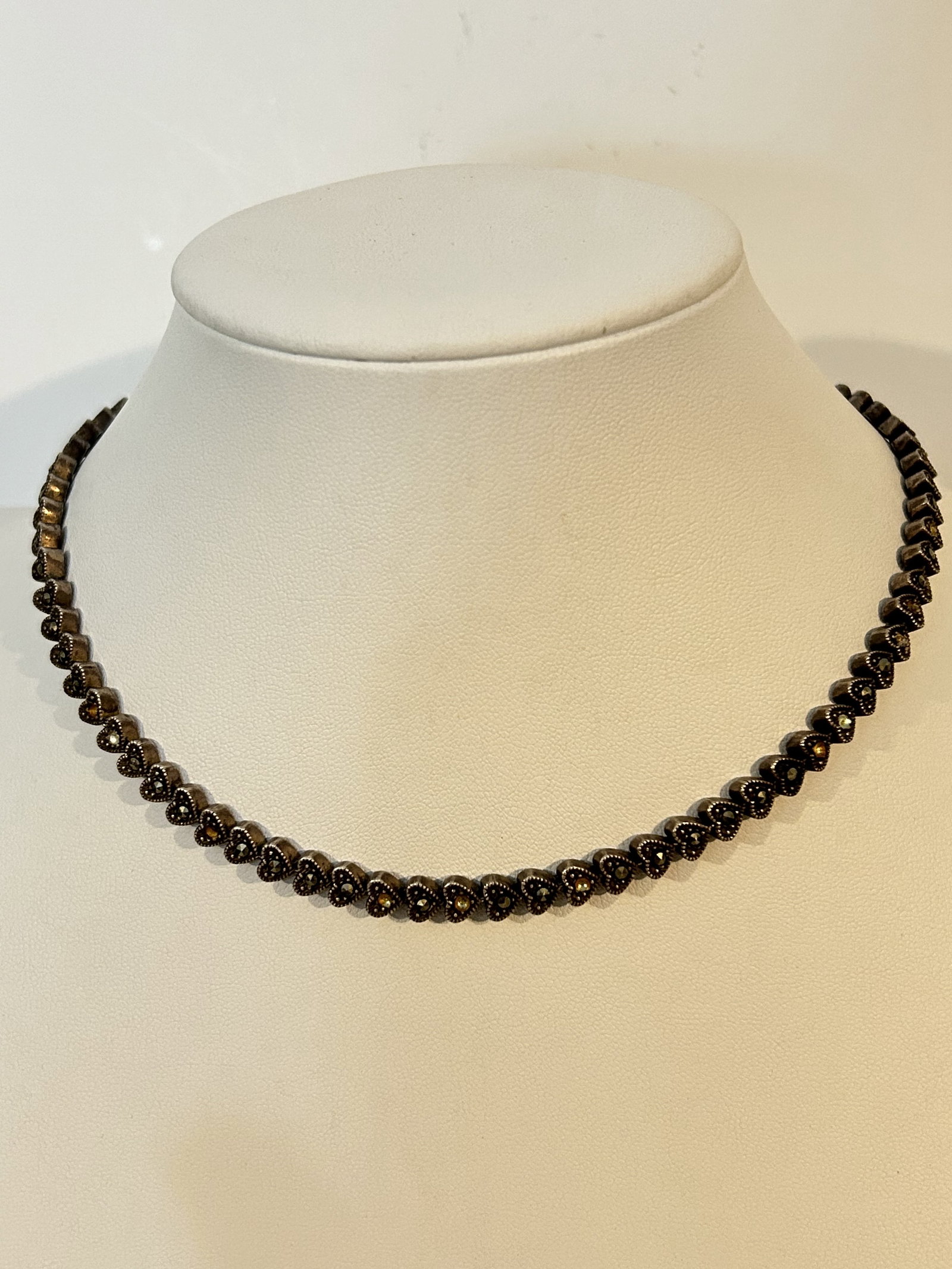 Vintage Sterling Silver marcasite heart choker Necklace sz 14" missing stones: Vintage Sterling Silver marcasite heart choker Necklace sz 14" missing stones Please view all photos as they are part of the description and condition of this Item, Feel free to contact me with questi