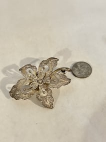 Vintage Sterling Silver floral filigree flower Brooch