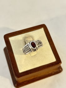Vintage sterling silver gemstone Ring sz 7