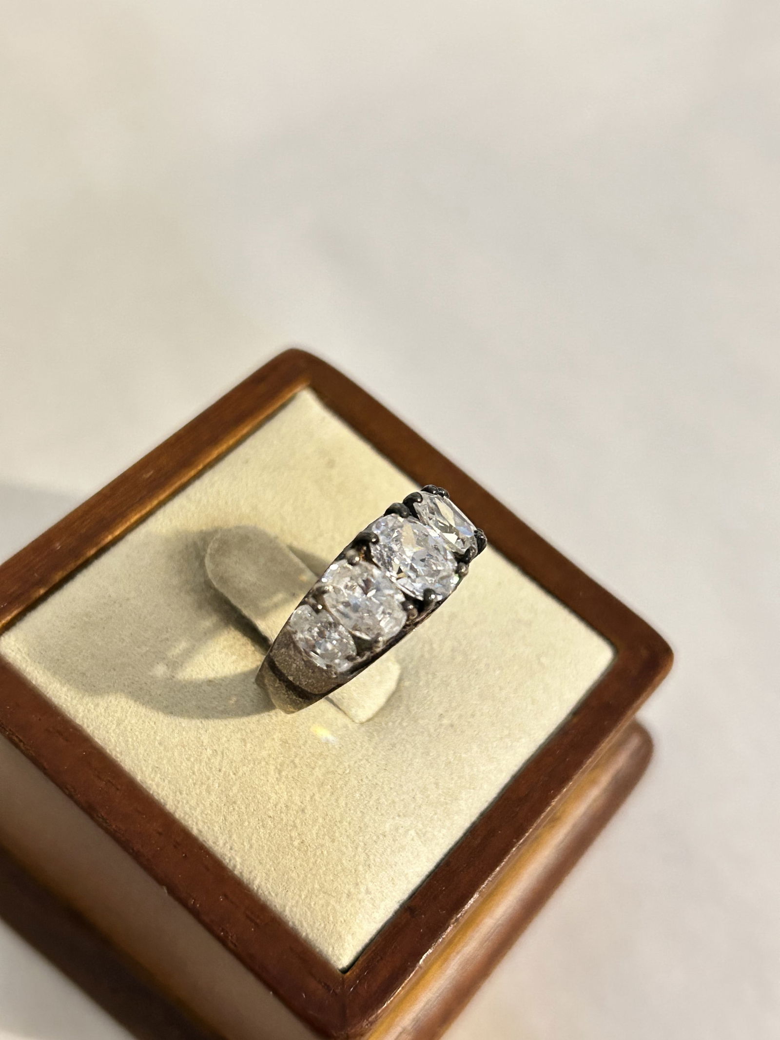 Vintage Sterling Silver rhinestone Ring sz 7 (1 of 5)