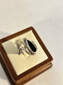 Vintage Sterling Silver onyx Ring sz 8.5