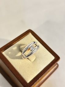Vintage Sterling Silver CZ Ring sz 6