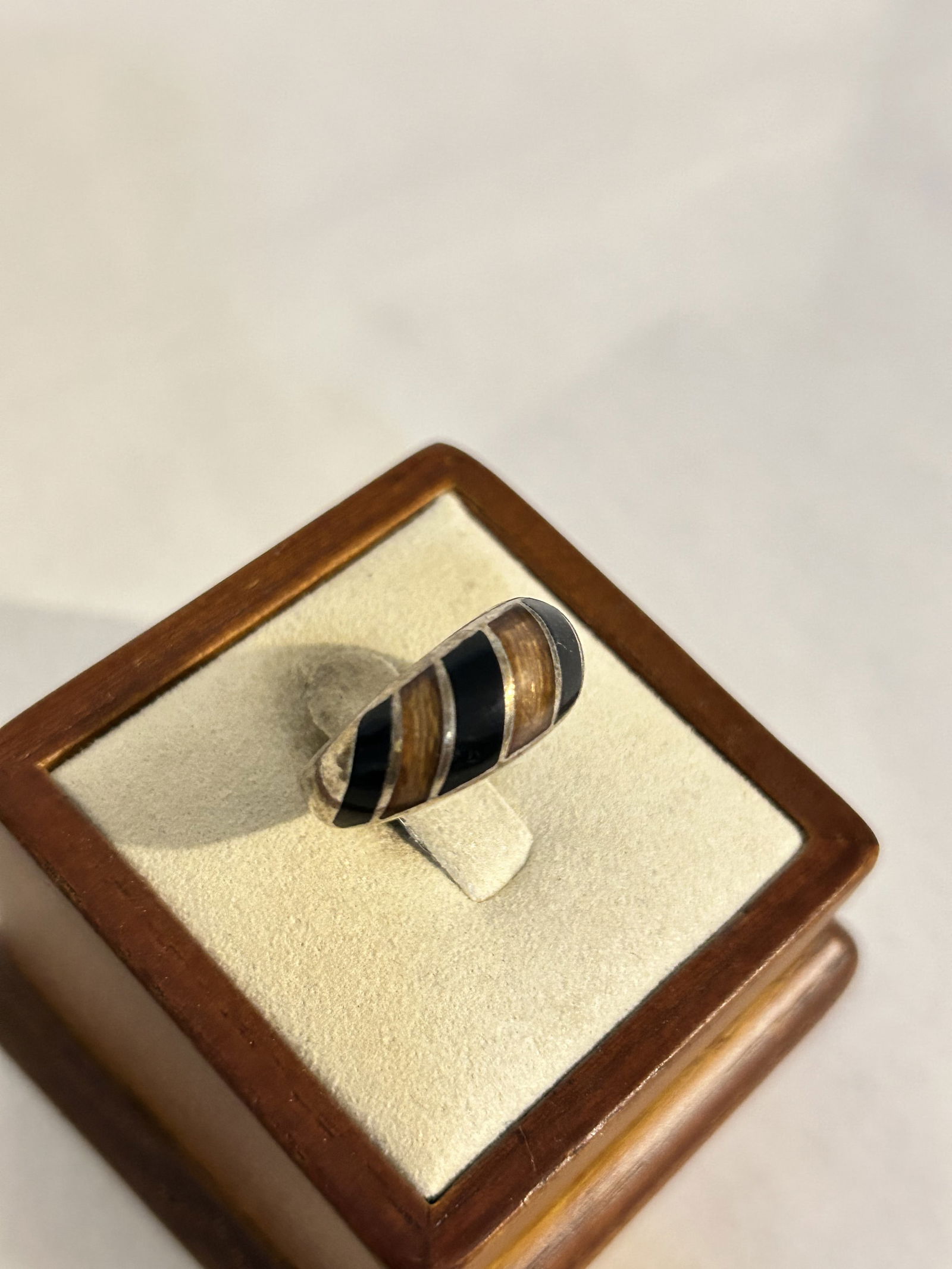 Vintage Sterling Silver enamel Ring sz 7 (1 of 4)