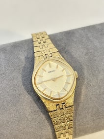 Rare Vintage Seiko Women's Gold Plate Quartz Dress Watch 11-8329 works great!!!