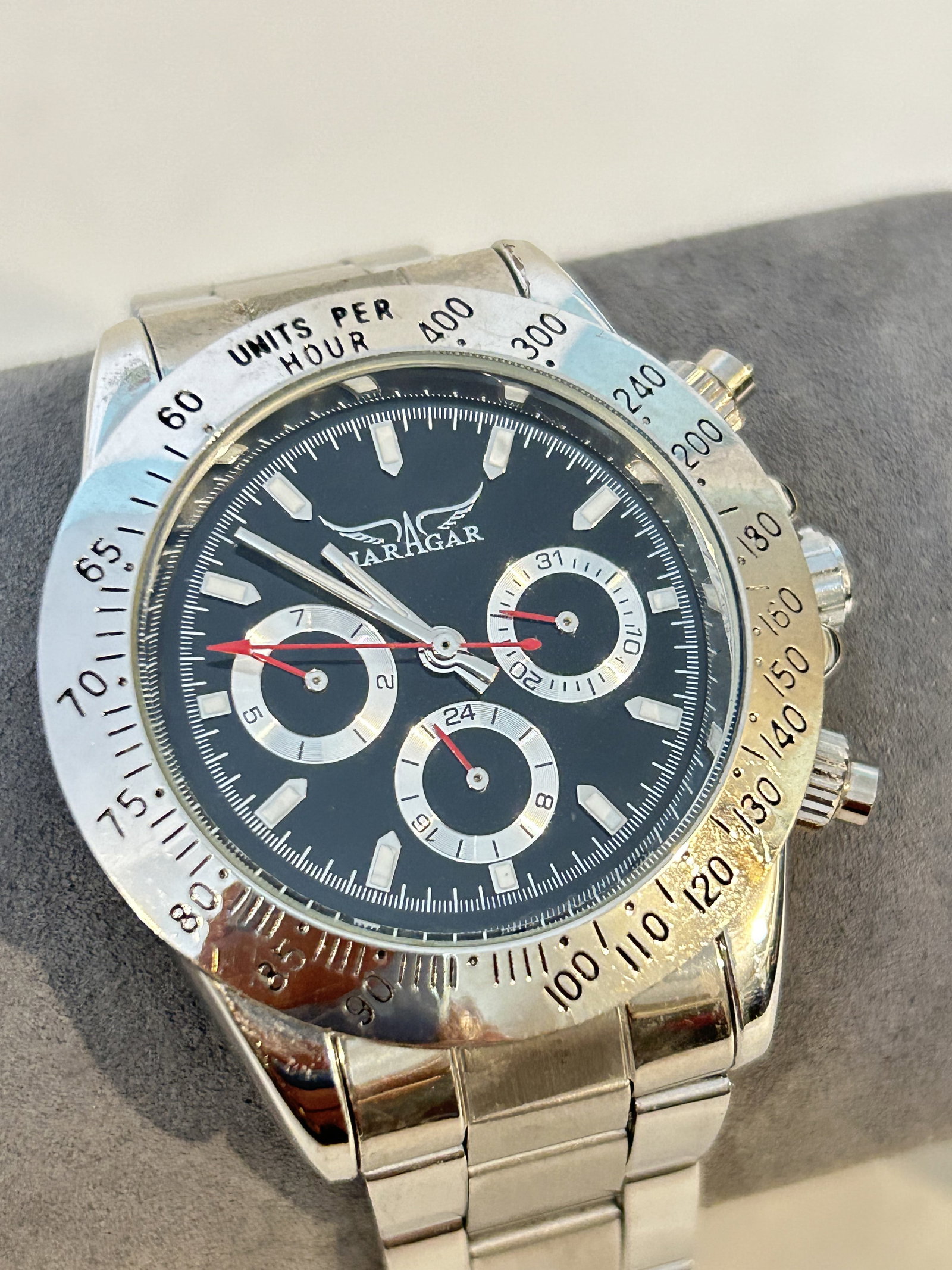 JARAGAR Men's Mechanical Watches Vintage Automatic works great!!!: JARAGAR Men's Mechanical Watches Vintage Automatic works great!!! Please view all photos as they are part of the description and condition of this Item, Feel free to contact me with questions or pictu