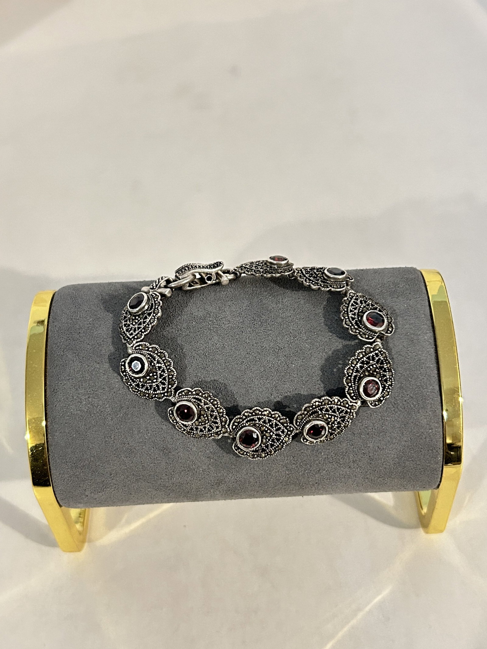 Vintage Sterling Silver Amethyst marcasite filigree Bracelet sz 7": Vintage Sterling Silver Amethyst marcasite filigree Bracelet sz 7" Please view all photos as they are part of the description and condition of this Item, Feel free to contact me with questions or pict