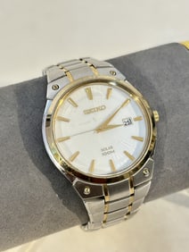Seiko Solar Men Silver Gold Two Tone White Dial Roman Numeral V157 works great!!!