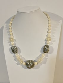 Vintage mother of pearl beaded pendant Necklace 20"