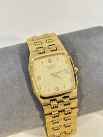Vintage Bulova Gold Tone Quartz Watch nice!!! Works great!!!