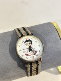 Vintage 1989 Betty Boop Wrist Watch works great!!!