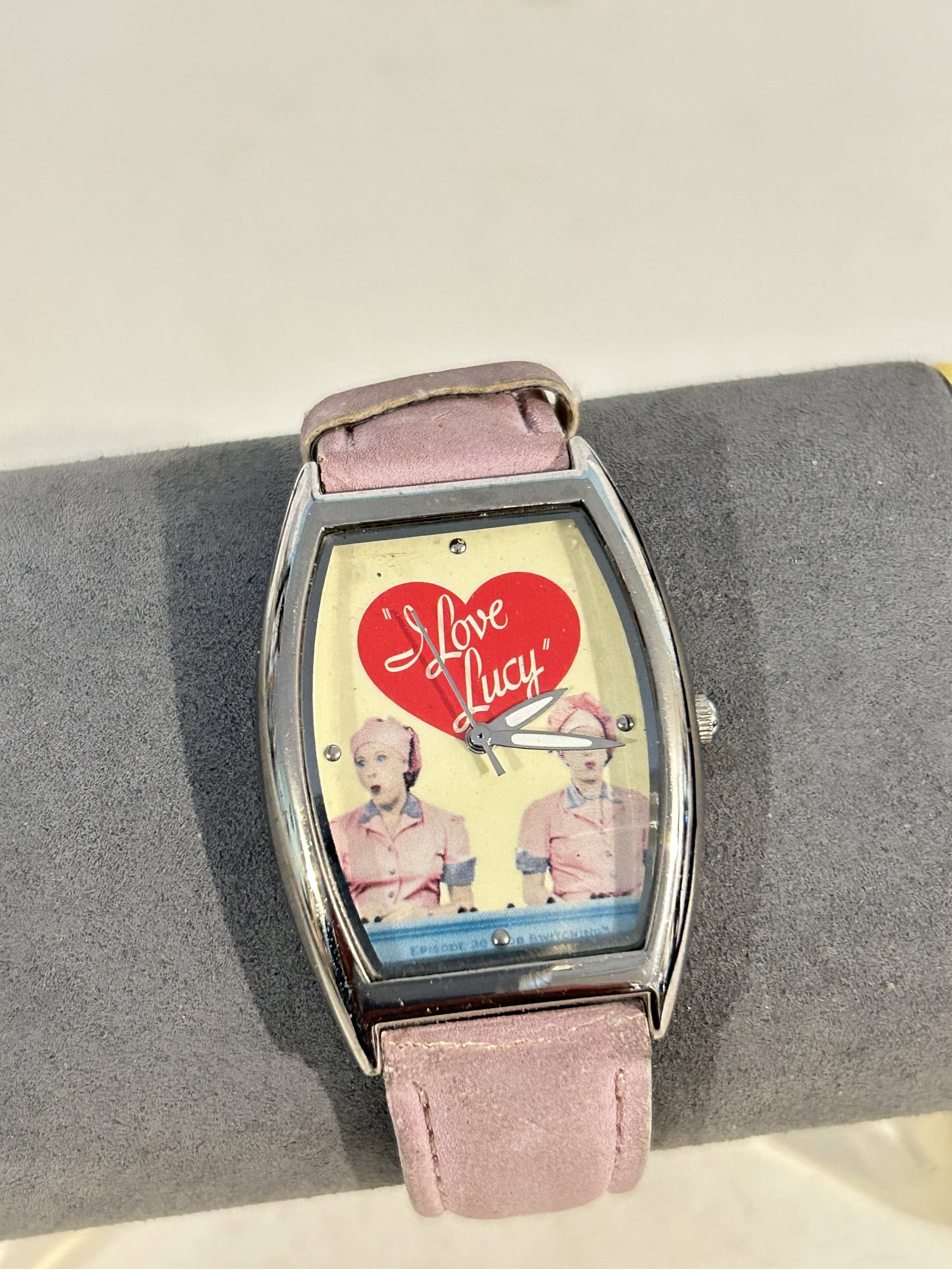I Love Lucy Chocolate Factory Watch works great!!! Needs bat: I Love Lucy Chocolate Factory Watch works great!!! Needs bat Please view all photos as they are part of the description and condition of this Item, Feel free to contact me with questions or picture re