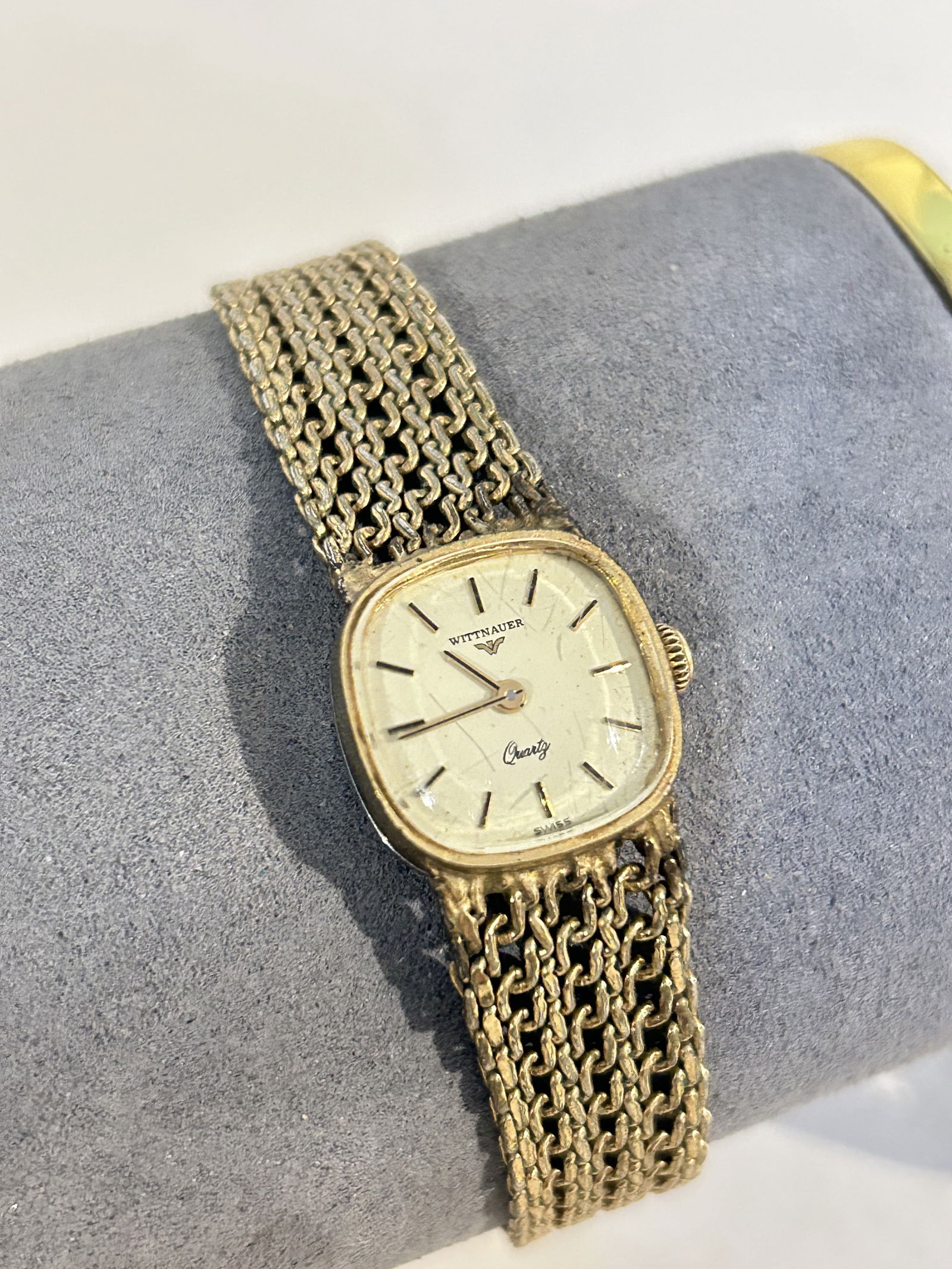 Vintage Wittnauer mesh gold tone Quartz Watch works great!!!: Vintage Wittnauer mesh gold tone Quartz Watch works great!!! Please view all photos as they are part of the description and condition of this Item, Feel free to contact me with questions or picture re