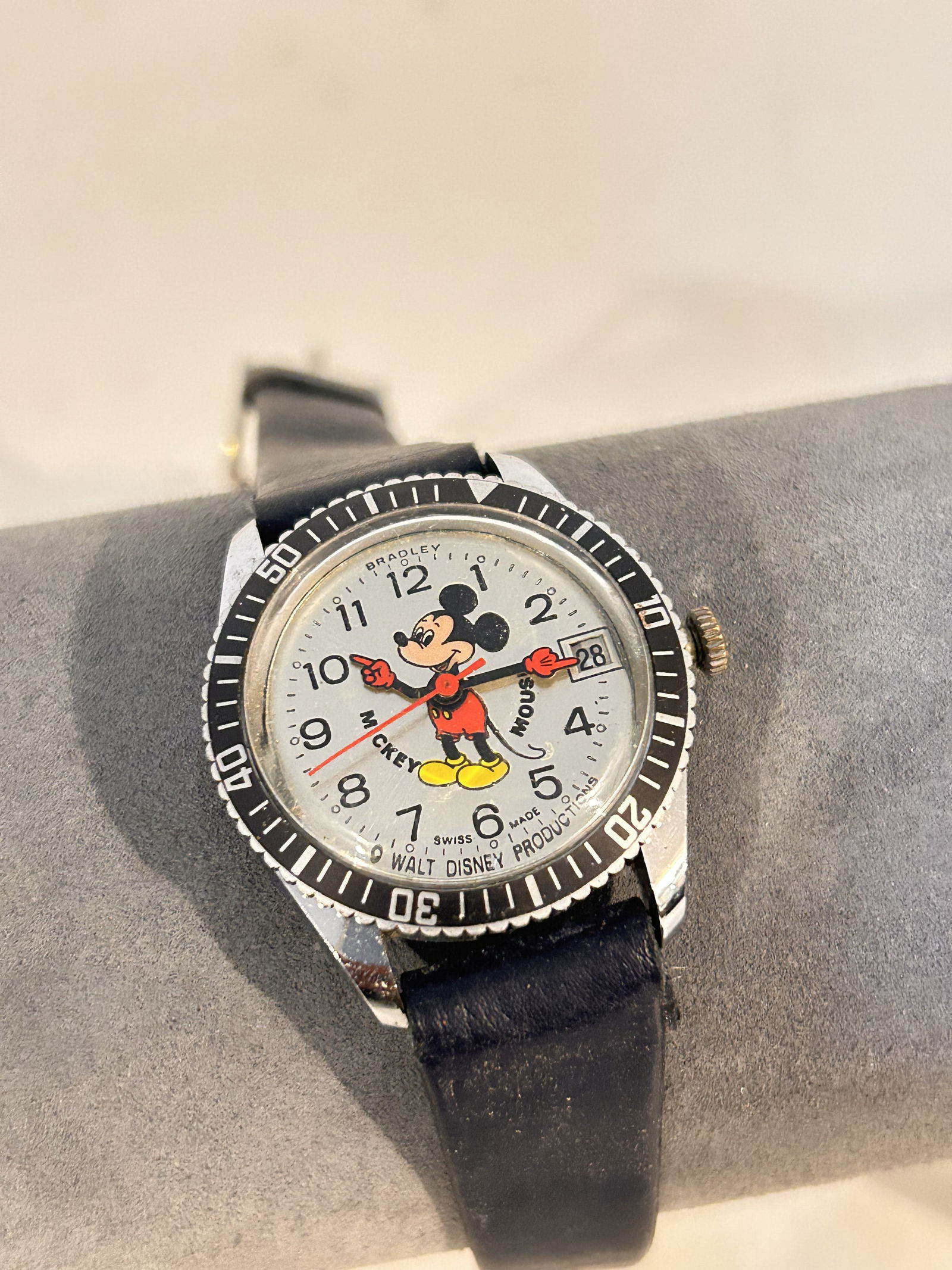 Vintage Bradley Mickey Mouse Watch works great !!! Loose back (1 of 5)