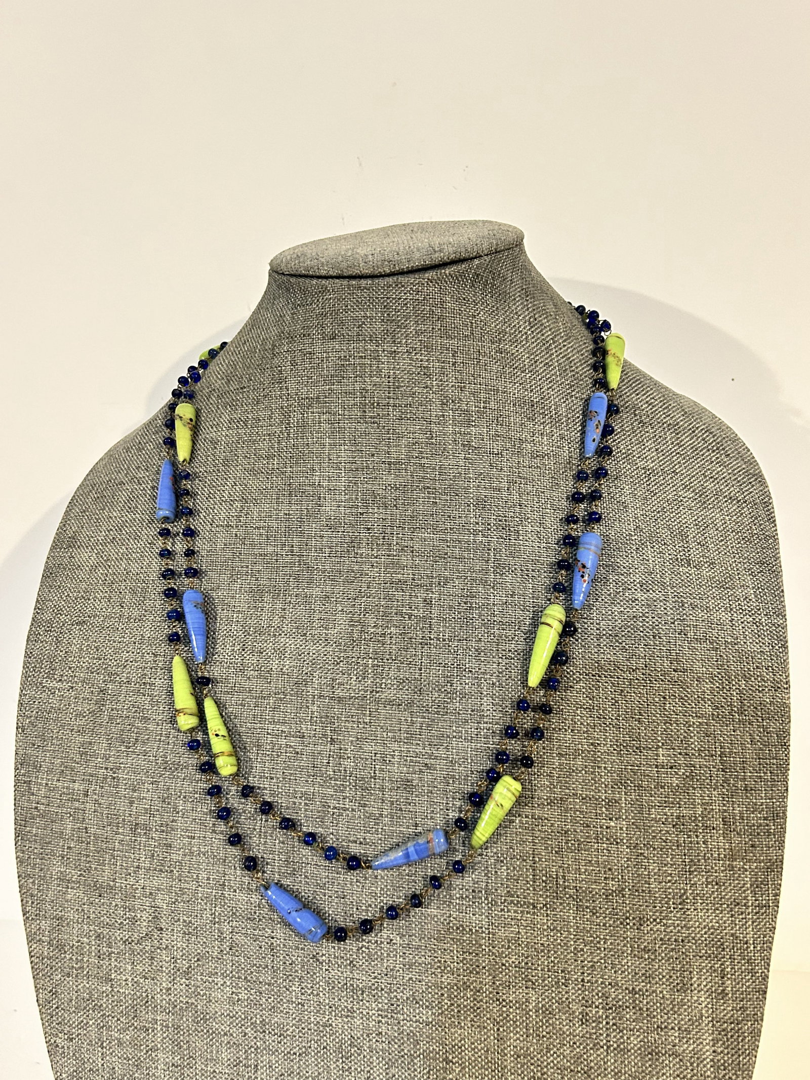 Vintage Old Murano Beaded glass Necklace 50": Vintage Old Murano Beaded glass Necklace 50" Please view all photos as they are part of the description and condition of this Item, Feel free to contact me with questions or picture requests! Used Ite