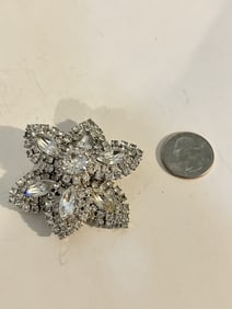 Vintage Rhinestone elegant floral Brooch unmarked high quallity brooch 2 1/4"