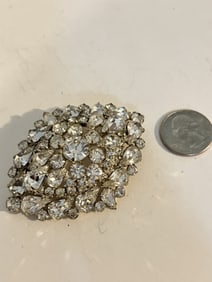 Vintage Rhinestone Brooch unmarked high quallity brooch 2 3/4"