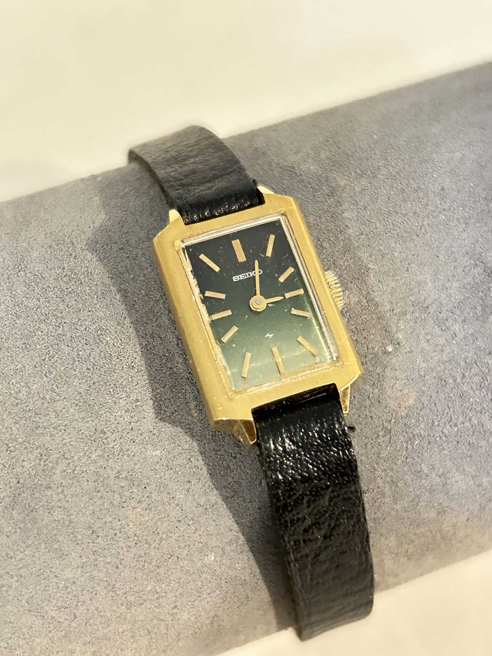 Vintage Seiko Women's Watch 3629 Wind Up works great!!!: Vintage Seiko Women's Watch 3629 Wind Up works great!!! Please view all photos as they are part of the description and condition of this Item, Feel free to contact me with questions or picture request