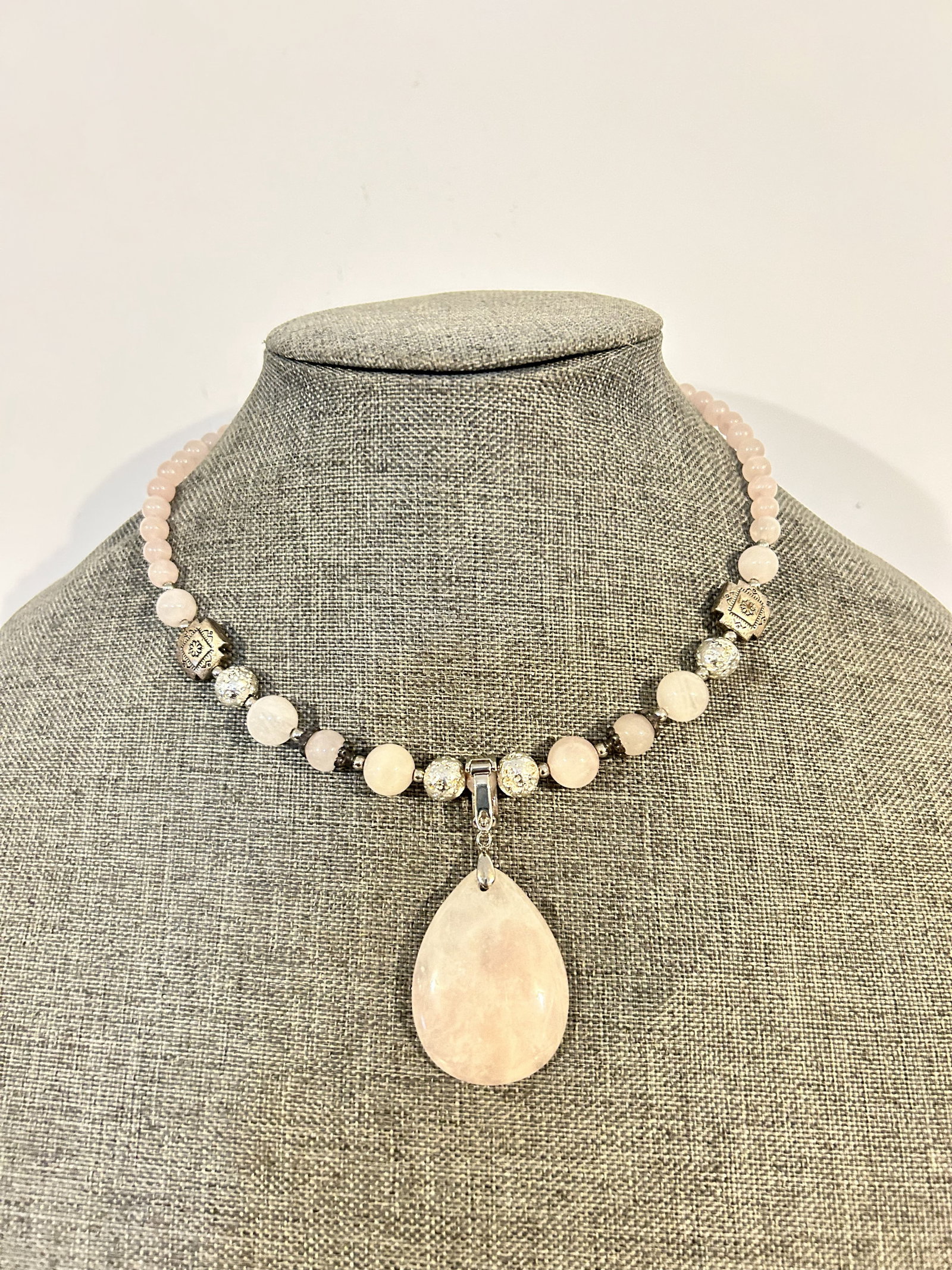 Vintage pink gem stone Beaded pendant Necklace (1 of 5)