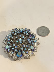 Vintage Rhinestone Brooch unmarked high quallity brooch 2 5/8"
