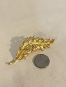 Vintage Coro 1961 gold tone Brooch