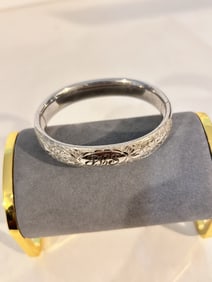 Vintage Sterling Silver engraved hinged Bracelet 8"