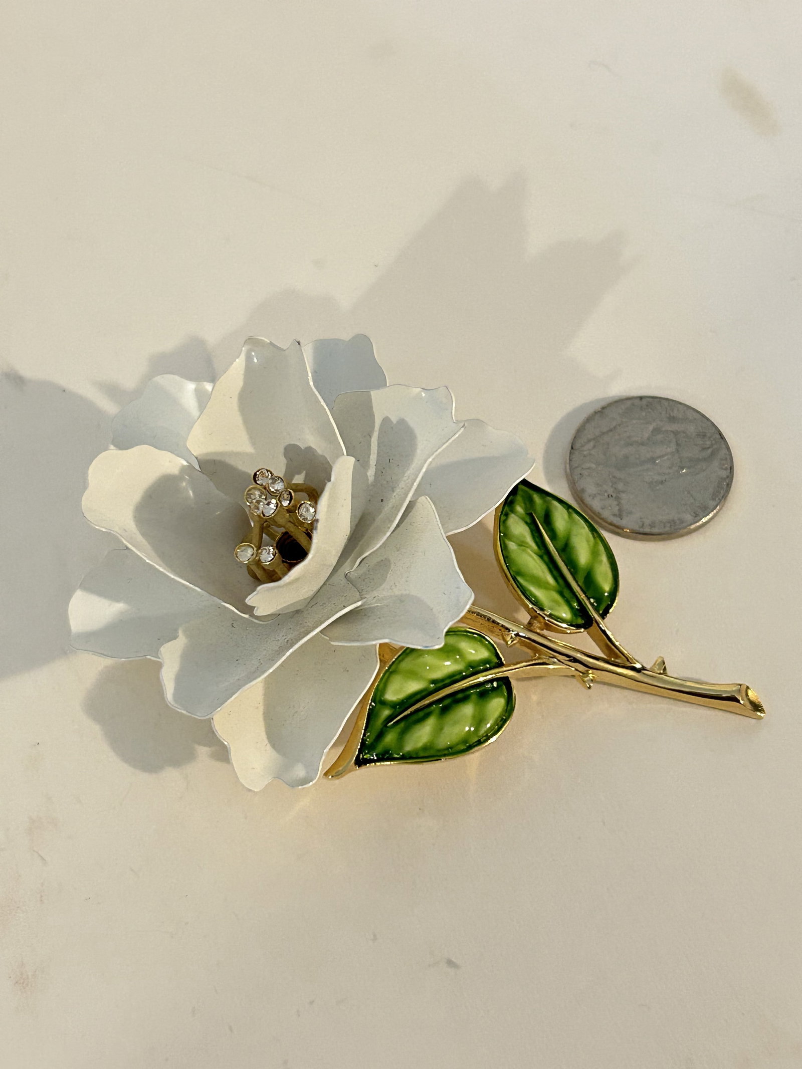 Vintage Trifari Brooch white Enamel Flower Signed 1960s Gold Green Floral Pin: Vintage Trifari Brooch white Enamel Flower Signed 1960s Gold Green Floral Pin Please view all photos as they are part of the description and condition of this Item, Feel free to contact me with questi