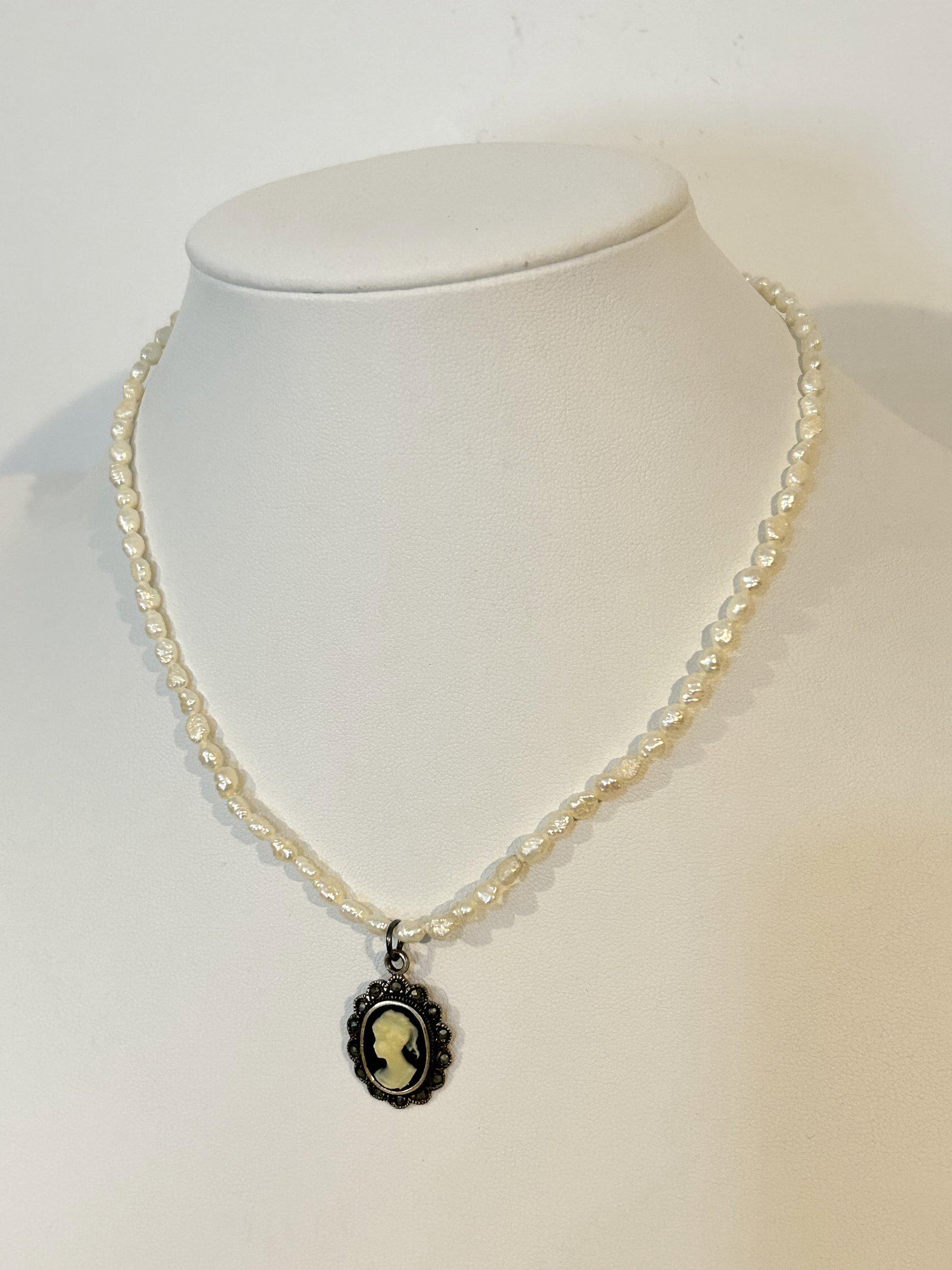 Vintage Sterling Silver pearl cameo marcasite pendant Necklace 15": Vintage Sterling Silver pearl cameo marcasite pendant Necklace 15" Please view all photos as they are part of the description and condition of this Item, Feel free to contact me with questions or pict