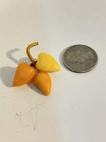 vintage butterscotch bakelite flower brooch pin