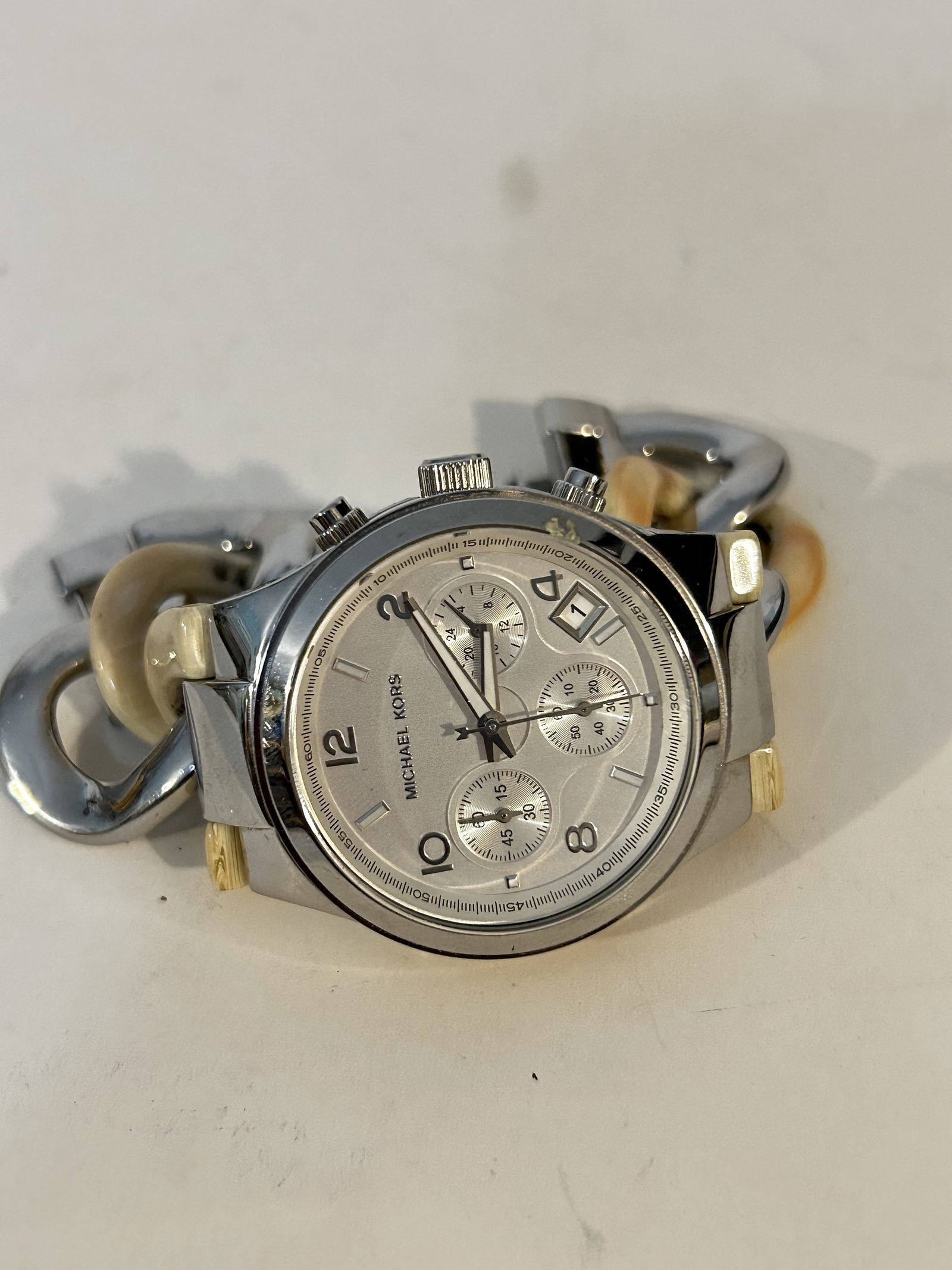 vintage Michael Kors 42mm Quartz Chronograph Watch MK -4263 RUNS GREAT!!! (1 of 4)