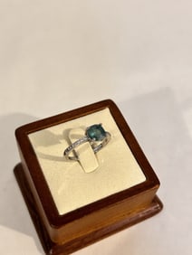 Vintage Sterling Silver CZ Ring sz 7.5