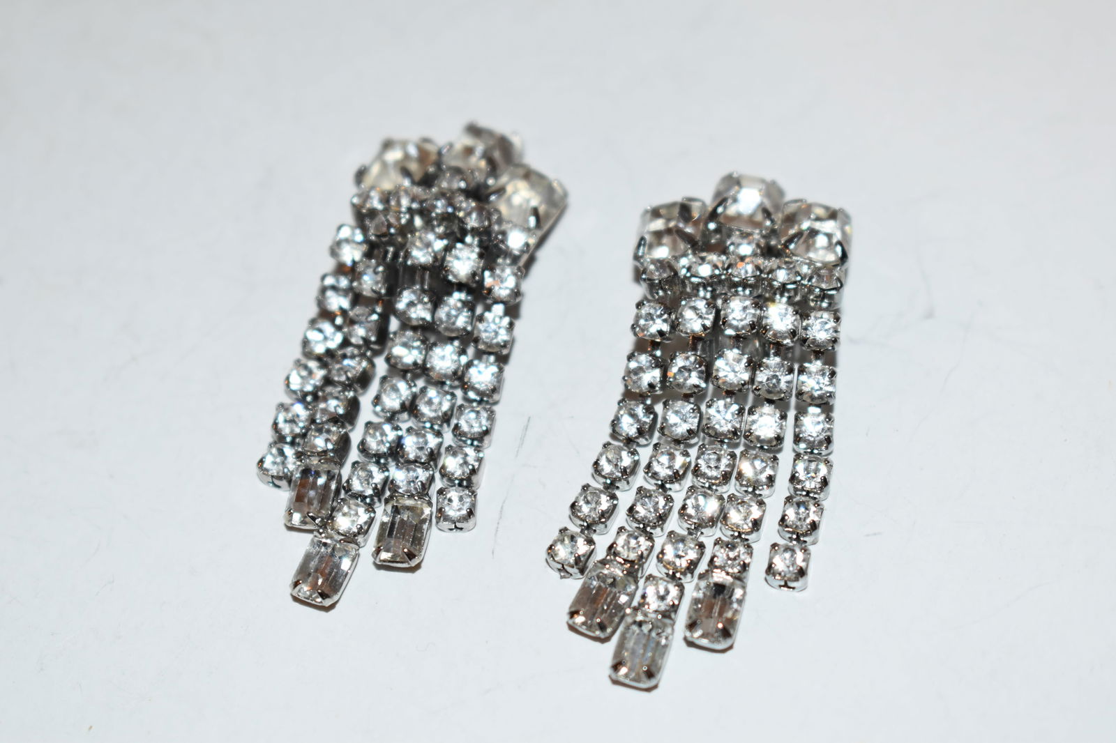 Vintage Kramer New York Rhinestone Silver Tone clipon earrings (1 of 3)